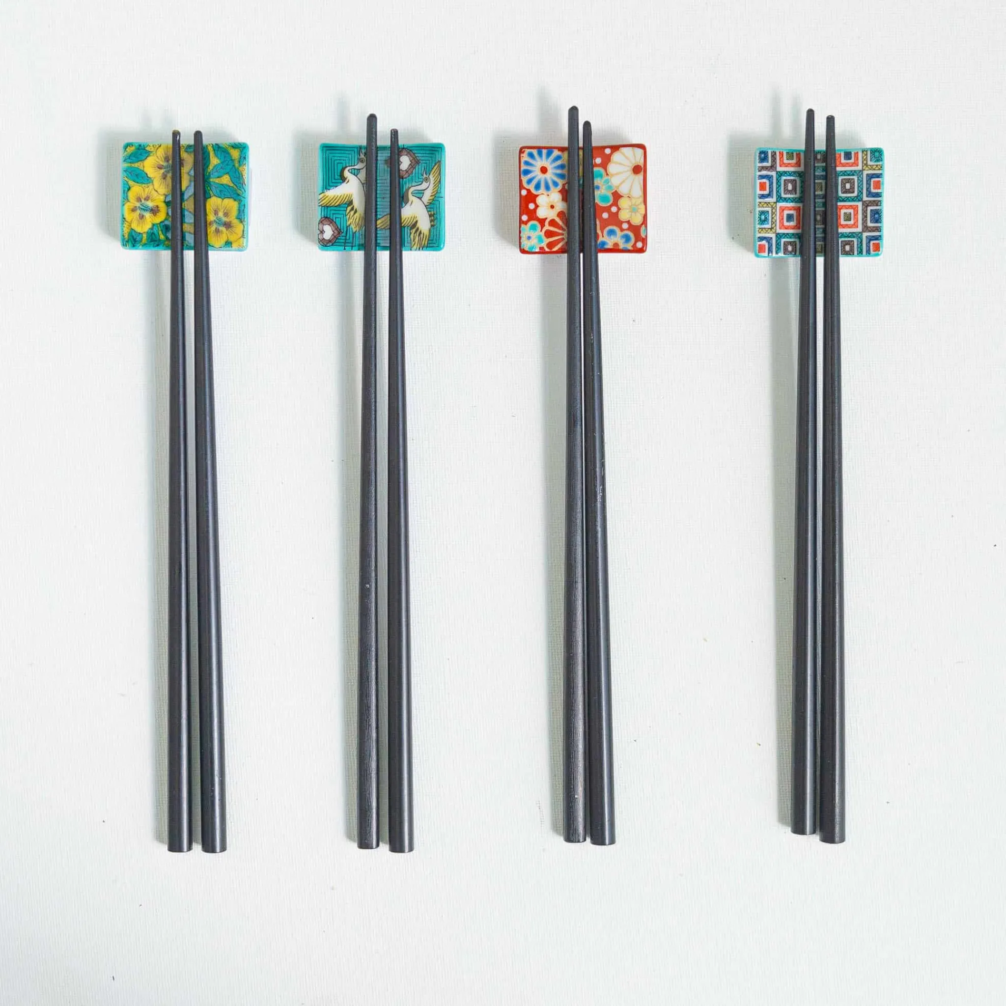 Seikou Porcelain Aoi Floral Chopsticks Rest Best